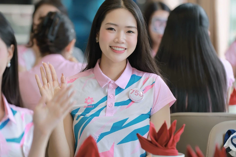 53 cô gái Hoa hậu Việt Nam giữa non nước vịnh Lan Hạ