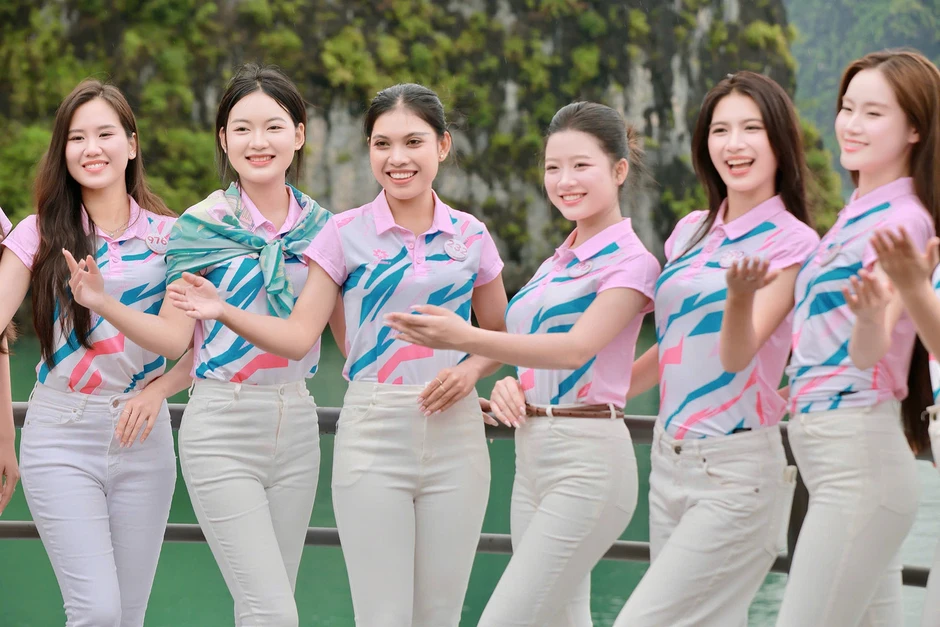 53 cô gái Hoa hậu Việt Nam giữa non nước vịnh Lan Hạ