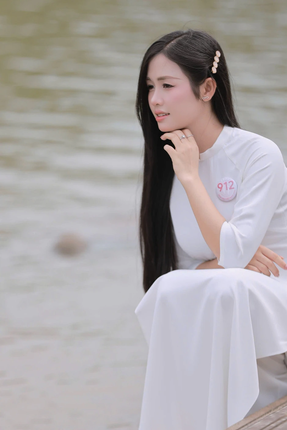 53 cô gái Hoa hậu Việt Nam khoe nét đẹp trong trẻo