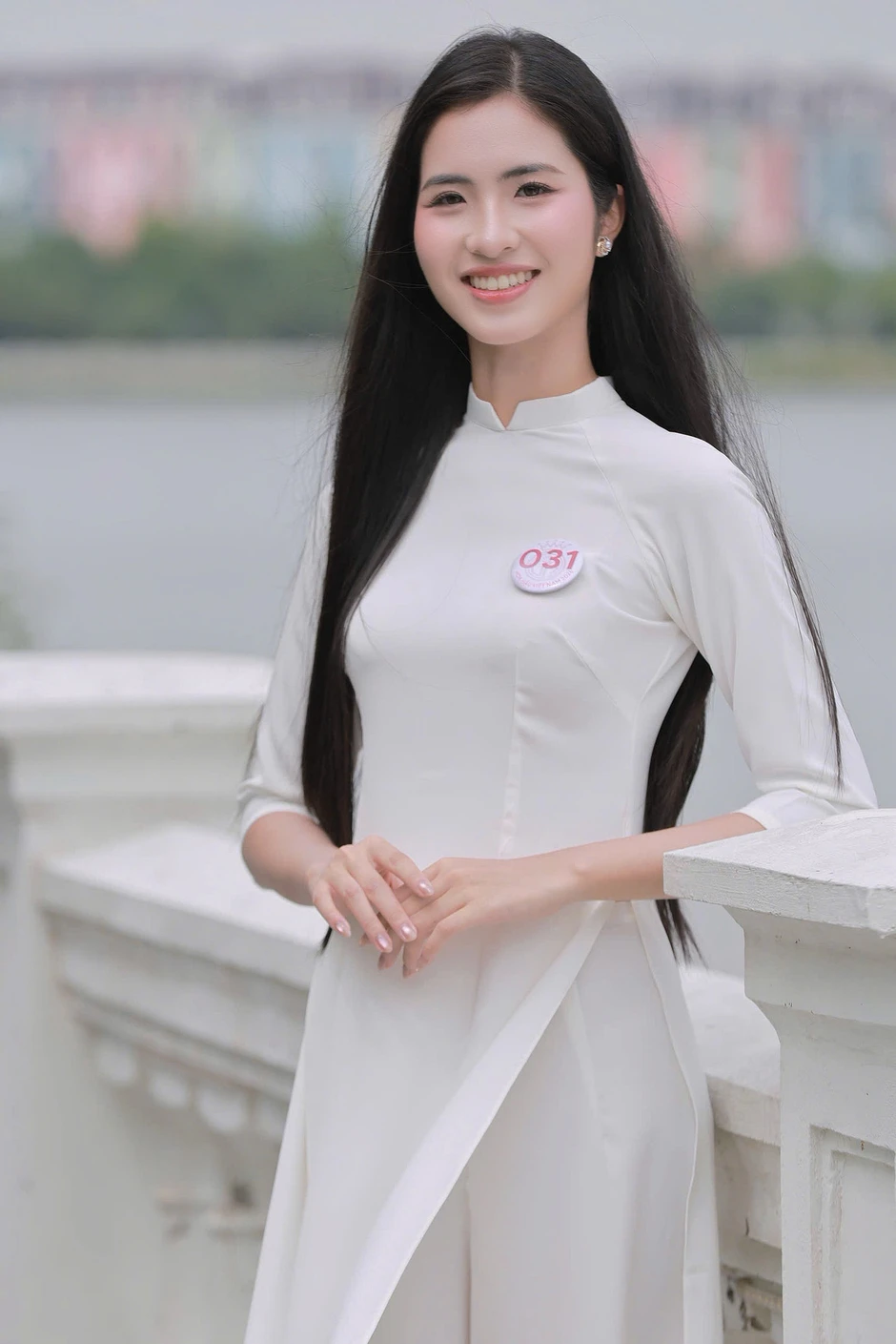 53 cô gái Hoa hậu Việt Nam khoe nét đẹp trong trẻo