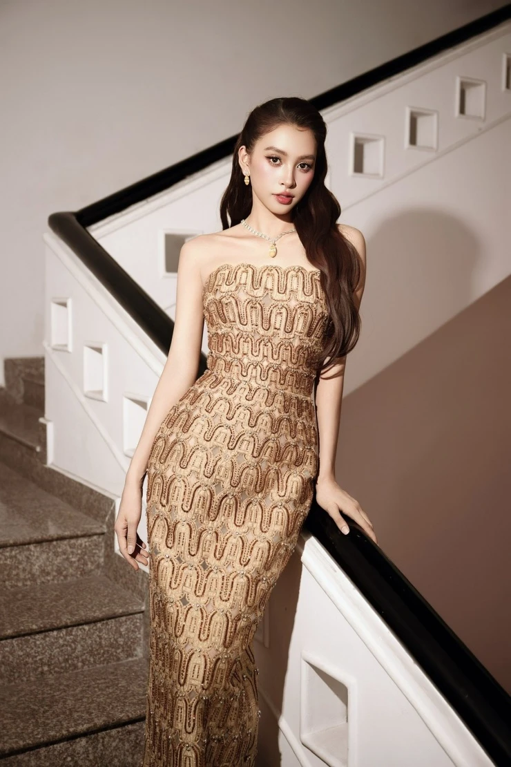 8 năm trước của mỹ nhân sở hữu nhan sắc "ngàn năm có một", đổi đời năm 18 tuổi 8 năm trước của mỹ nhân sở hữu nhan sắc "ngàn năm có một", đổi đời năm 18 tuổi