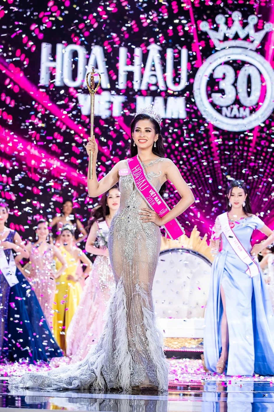 8 năm trước của mỹ nhân sở hữu nhan sắc "ngàn năm có một", đổi đời năm 18 tuổi 8 năm trước của mỹ nhân sở hữu nhan sắc "ngàn năm có một", đổi đời năm 18 tuổi