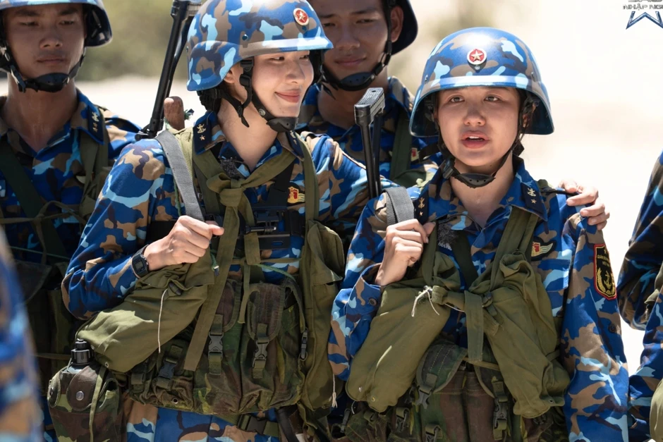 8 nghệ sĩ tham gia "Sao nhập ngũ", khoảnh khắc Thúy Ngân ngất xỉu gây chú ý 8 nghệ sĩ tham gia "Sao nhập ngũ", khoảnh khắc Thúy Ngân ngất xỉu gây chú ý
