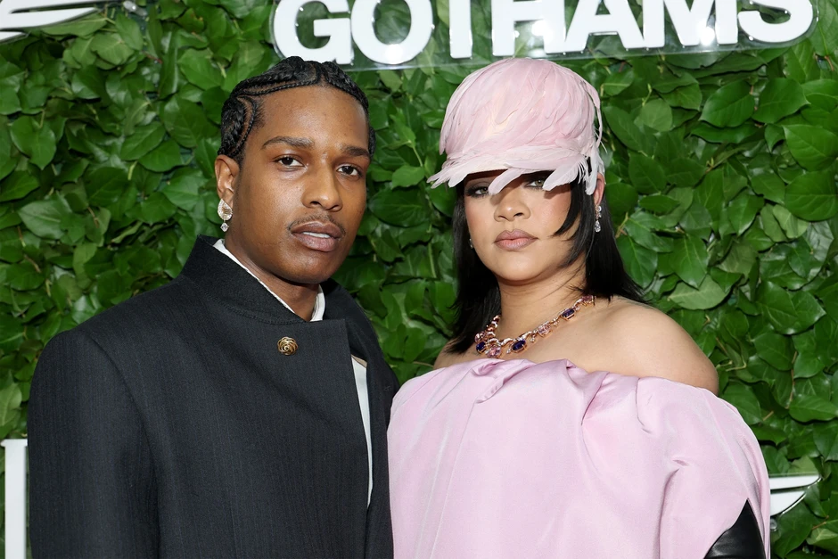 A$AP Rocky hé lộ cuộc sống bên Rihanna sau cú sốc bị xả súng vào nhà A$AP Rocky hé lộ cuộc sống bên Rihanna sau cú sốc bị xả súng vào nhà