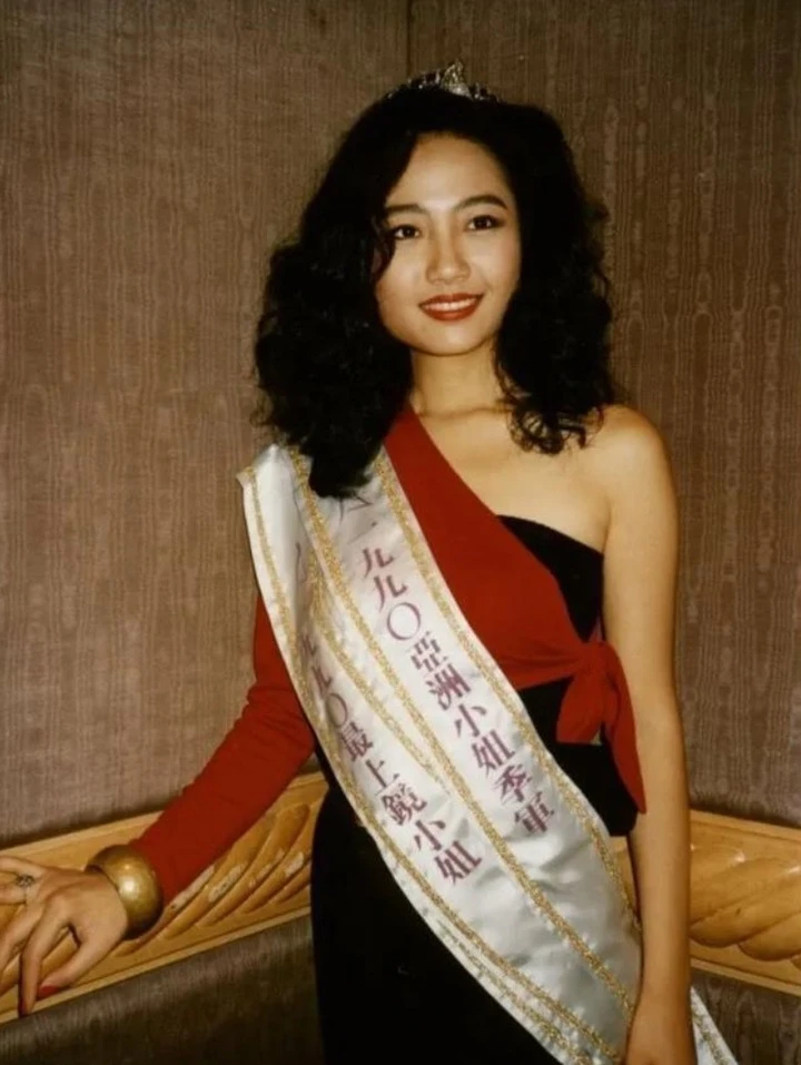 'Á hậu đẹp nhất màn ảnh' bỏ showbiz thành phú bà, tuổi 61 vẫn độc thân quyến rũ 'Á hậu đẹp nhất màn ảnh' bỏ showbiz thành phú bà, tuổi 61 vẫn độc thân quyến rũ