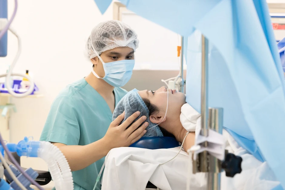 Á hậu Quỳnh Châu sinh con trai đầu lòng, biết ơn bố mẹ chồng Á hậu Quỳnh Châu sinh con trai đầu lòng, biết ơn bố mẹ chồng