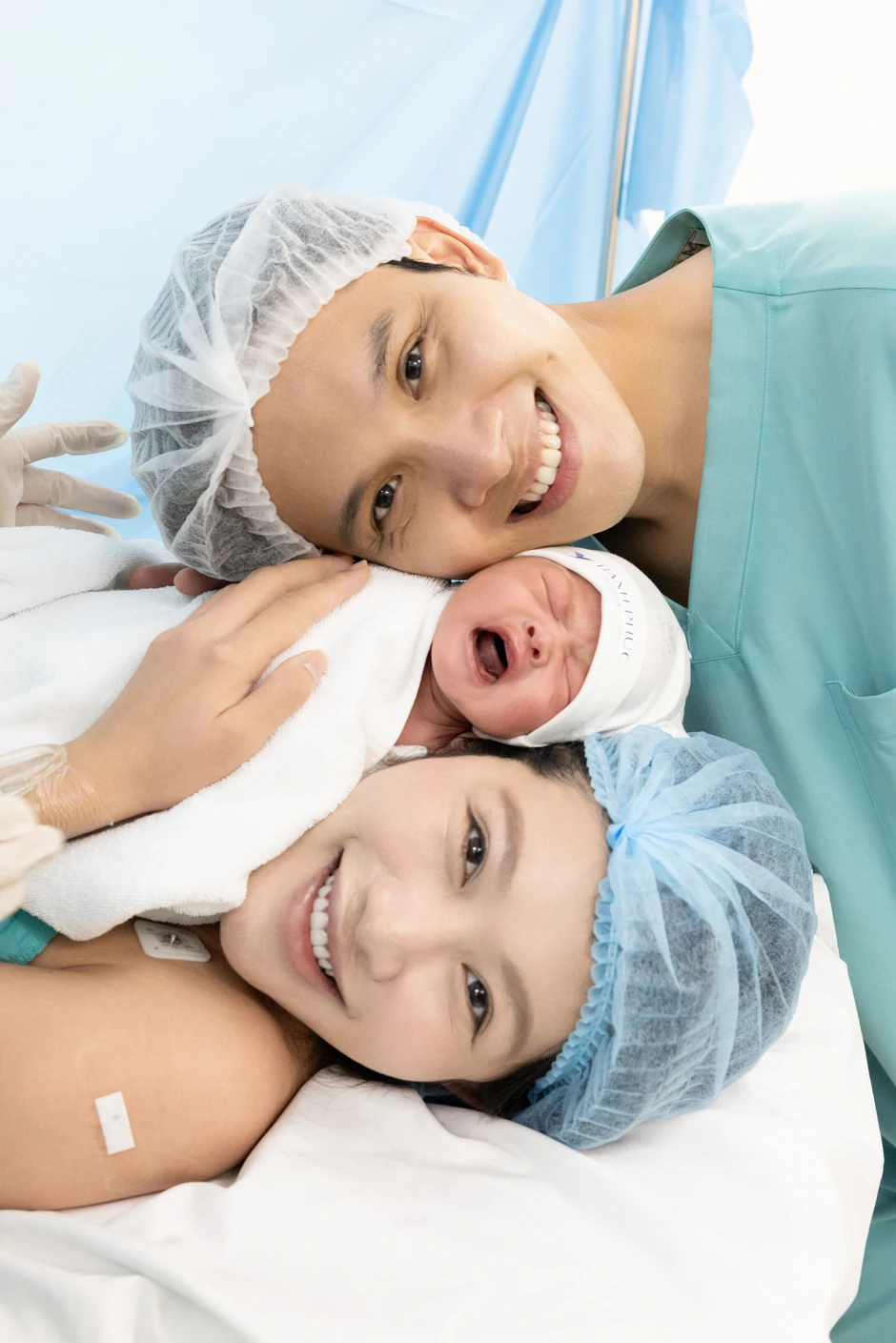 Á hậu Quỳnh Châu sinh con trai đầu lòng, biết ơn bố mẹ chồng Á hậu Quỳnh Châu sinh con trai đầu lòng, biết ơn bố mẹ chồng