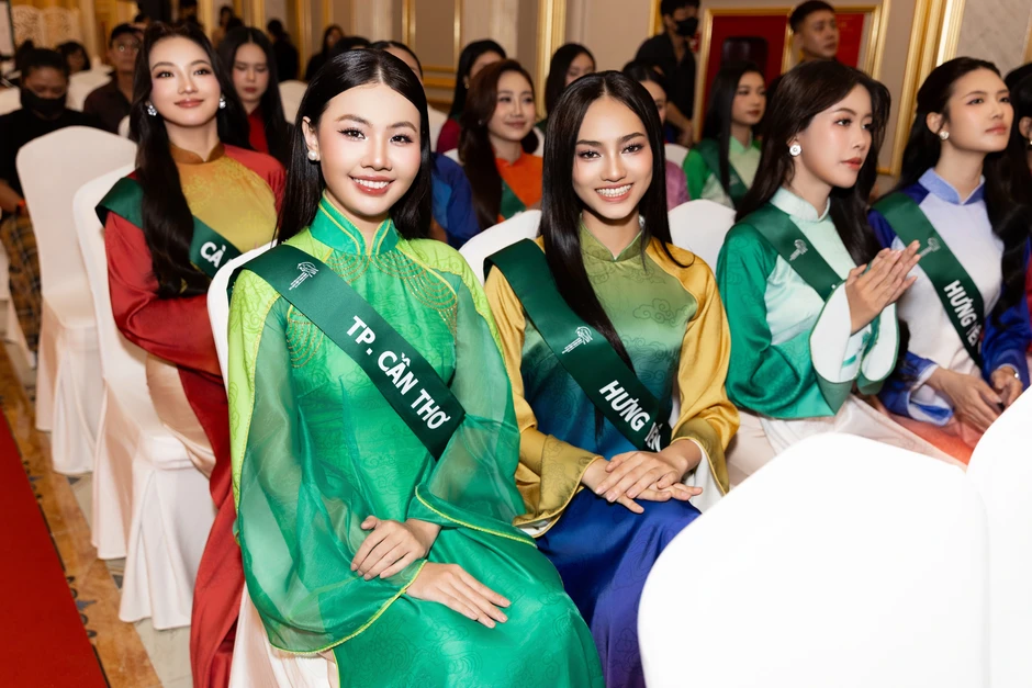 Á hậu Trịnh Mỹ Anh nói về khả năng tham dự Miss Univers