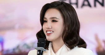 Á hậu Trịnh Mỹ Anh nói về khả năng tham dự Miss Univers
