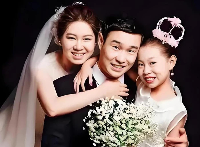 Ái nữ xấu nhất showbiz ê chề bán được 65 bản album, đổi đời nhờ 1 ca khúc bị đem ra làm trò đùa Ái nữ xấu nhất showbiz ê chề bán được 65 bản album, đổi đời nhờ 1 ca khúc bị đem ra làm trò đùa