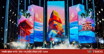 Âm vang “Tình ca đất nước” giữa đường đi bộ Nguyễn Huệ