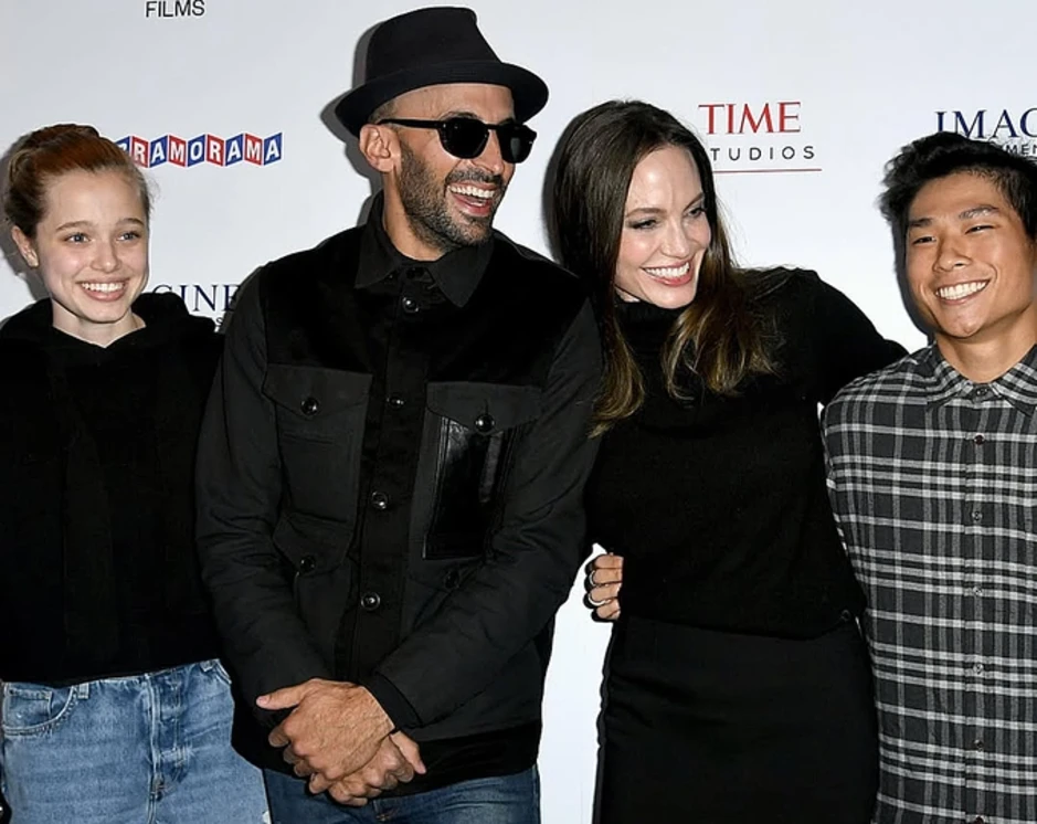 Angelina Jolie: 'Các con giúp tôi lấy lại tinh thần' Angelina Jolie: 'Các con giúp tôi lấy lại tinh thần'