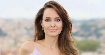Angelina Jolie tiết lộ không hẹn hò suốt 10 năm sau khi chia tay Brad Pitt