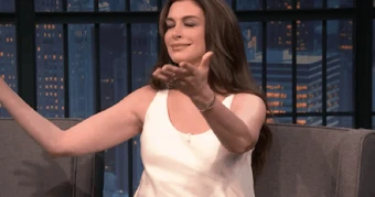 Anne Hathaway đánh trận này, 3 đời Hollywood vẫn còn sợ!