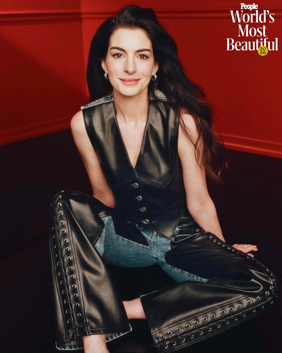 Anne Hathaway được vinh danh là 'Người đẹp nhất thế giới 2026' Anne Hathaway được vinh danh là 'Người đẹp nhất thế giới 2026'