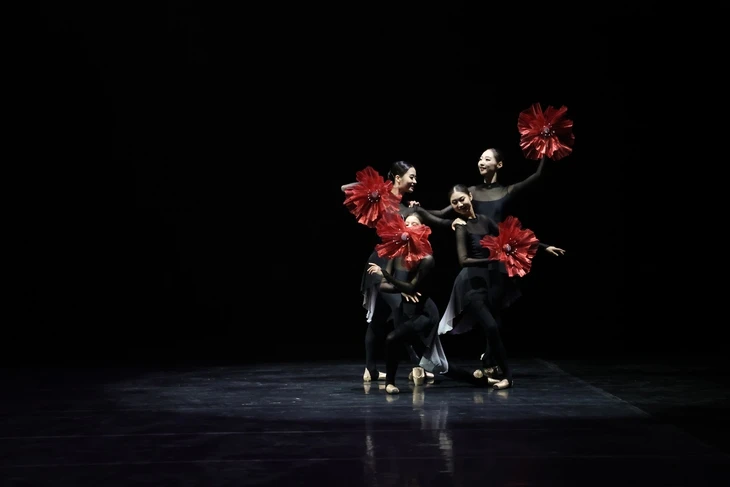Ballet 'Gat' đến Việt Nam, biên đạo Hàn Quốc mong mũ gat nổi tiếng như nón lá Ballet 'Gat' đến Việt Nam, biên đạo Hàn Quốc mong mũ gat nổi tiếng như nón lá