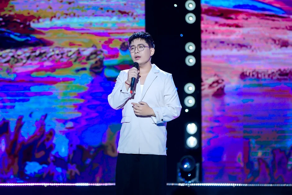 'Bản sao Hoàng Hải' bị góp ý vì hát giống Bằng Kiều 'Bản sao Hoàng Hải' bị góp ý vì hát giống Bằng Kiều