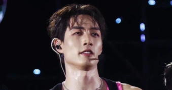 Ban tổ chức concert ở TPHCM xin lỗi vì ca sĩ ngã gãy xương sườn