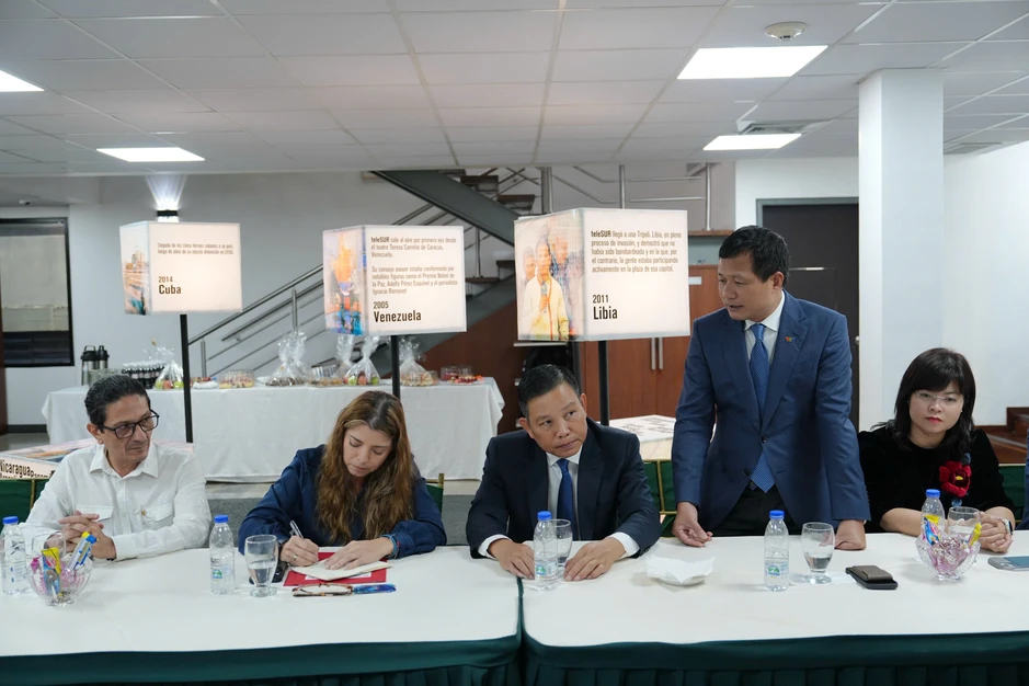Ban Truyền hình đối ngoại, Đài THVN và Đài Truyền hình Phương Nam (TeleSUR) ký thỏa thuận hợp tác Ban Truyền hình đối ngoại, Đài THVN và Đài Truyền hình Phương Nam (TeleSUR) ký thỏa thuận hợp tác
