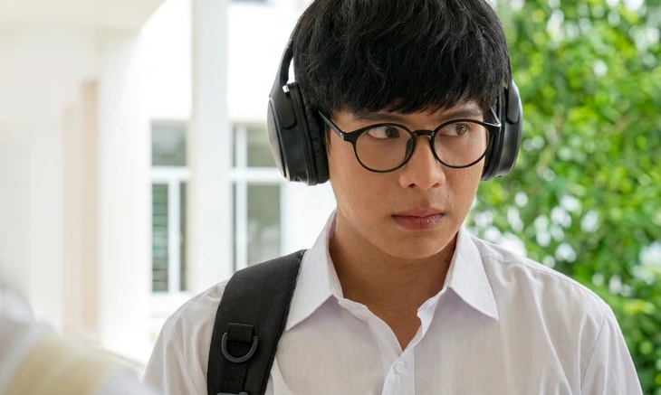Bạo lực học đường và bạo lực mạng trong Phía bên kia thành phố Bạo lực học đường và bạo lực mạng trong Phía bên kia thành phố