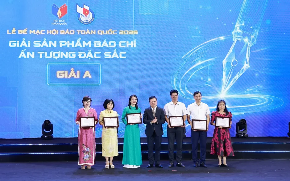 Bế mạc Hội báo Toàn quốc 2026: Trao 46 giải Sản phẩm báo chí ấn tượng đặc sắc và 57 giải Gian trưng bày ấn tượng Bế mạc Hội báo Toàn quốc 2026: Trao 46 giải Sản phẩm báo chí ấn tượng đặc sắc và 57 giải Gian trưng bày ấn tượng