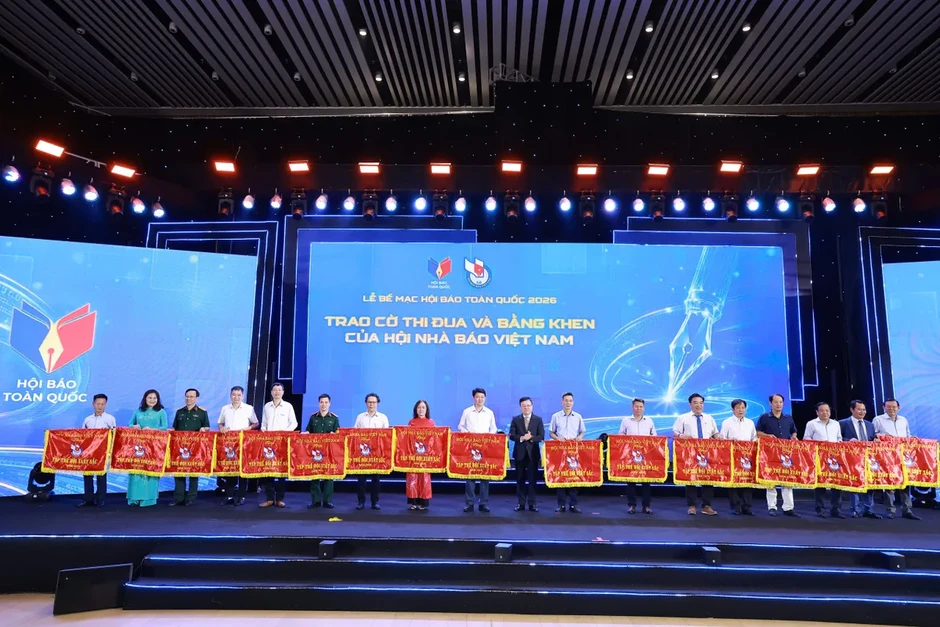 Bế mạc Hội báo Toàn quốc 2026: Trao 46 giải Sản phẩm báo chí ấn tượng đặc sắc và 57 giải Gian trưng bày ấn tượng Bế mạc Hội báo Toàn quốc 2026: Trao 46 giải Sản phẩm báo chí ấn tượng đặc sắc và 57 giải Gian trưng bày ấn tượng