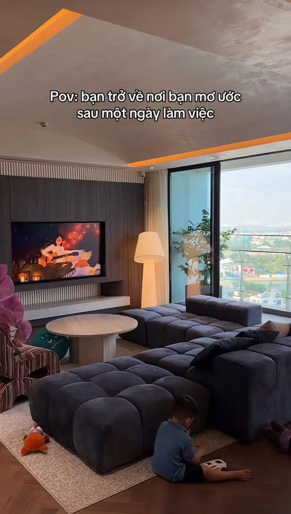 Bên trong căn nhà 50 tỷ của Tun Phạm ở Hà Nội Bên trong căn nhà 50 tỷ của Tun Phạm ở Hà Nội