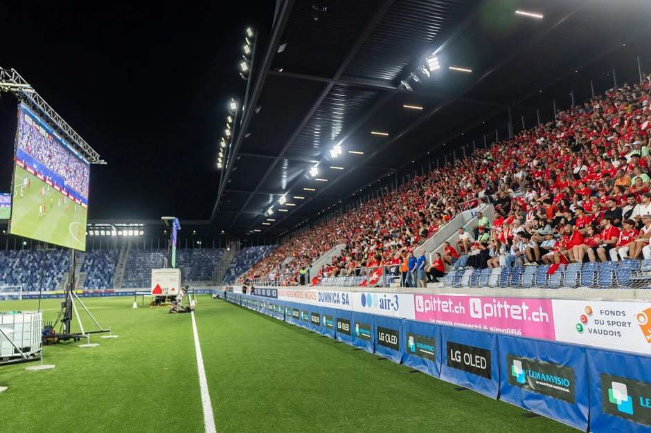 Bên trong "cỗ máy" sản xuất truyền hình FIFA World Cup 2026: 16 ê kíp sản xuất, 45 camera mỗi trận, bùng nổ RefCam Bên trong "cỗ máy" sản xuất truyền hình FIFA World Cup 2026: 16 ê kíp sản xuất, 45 camera mỗi trận, bùng nổ RefCam