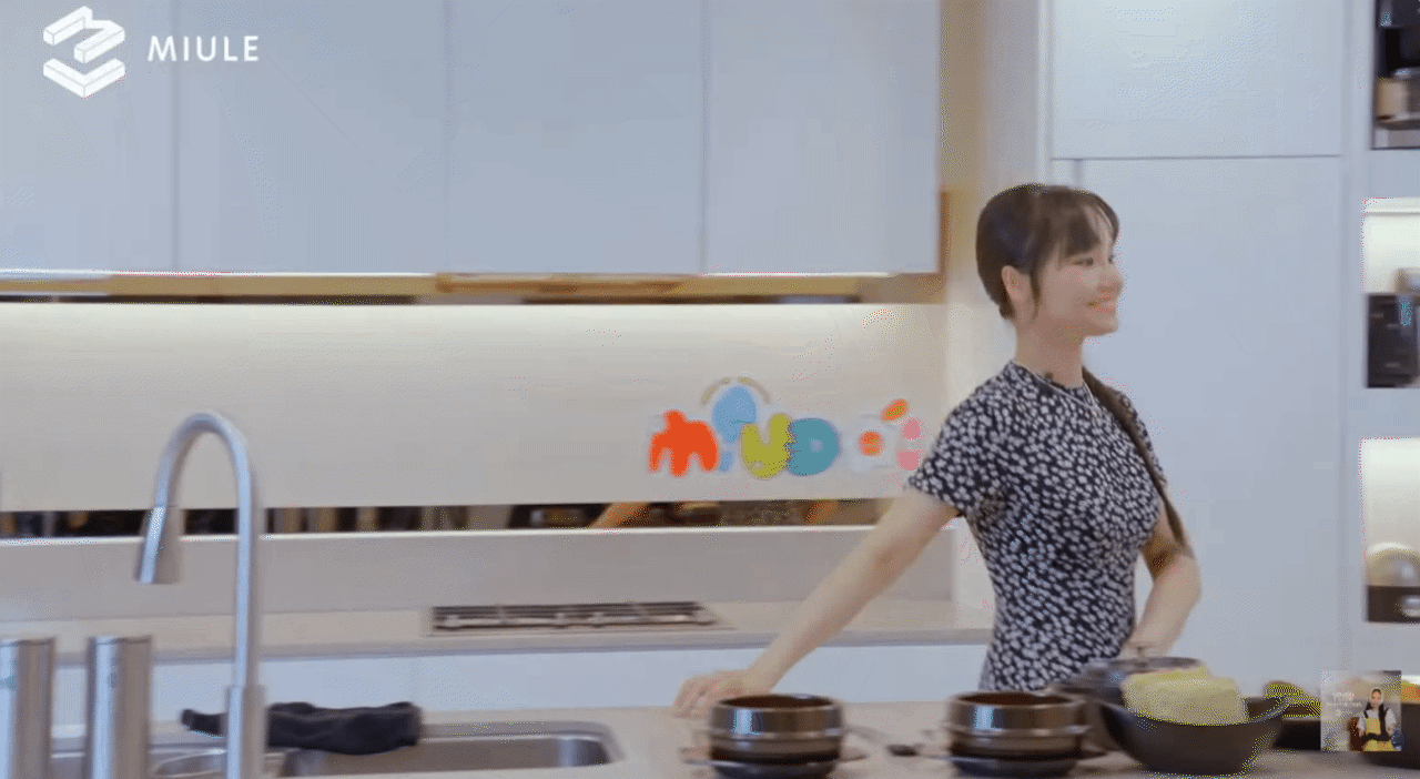 Bên trong tổ ấm của Miu Lê: Căn bếp hiện đại, thiết kế tủ kịch trần cùng dàn đồ gia dụng không thiếu món nào