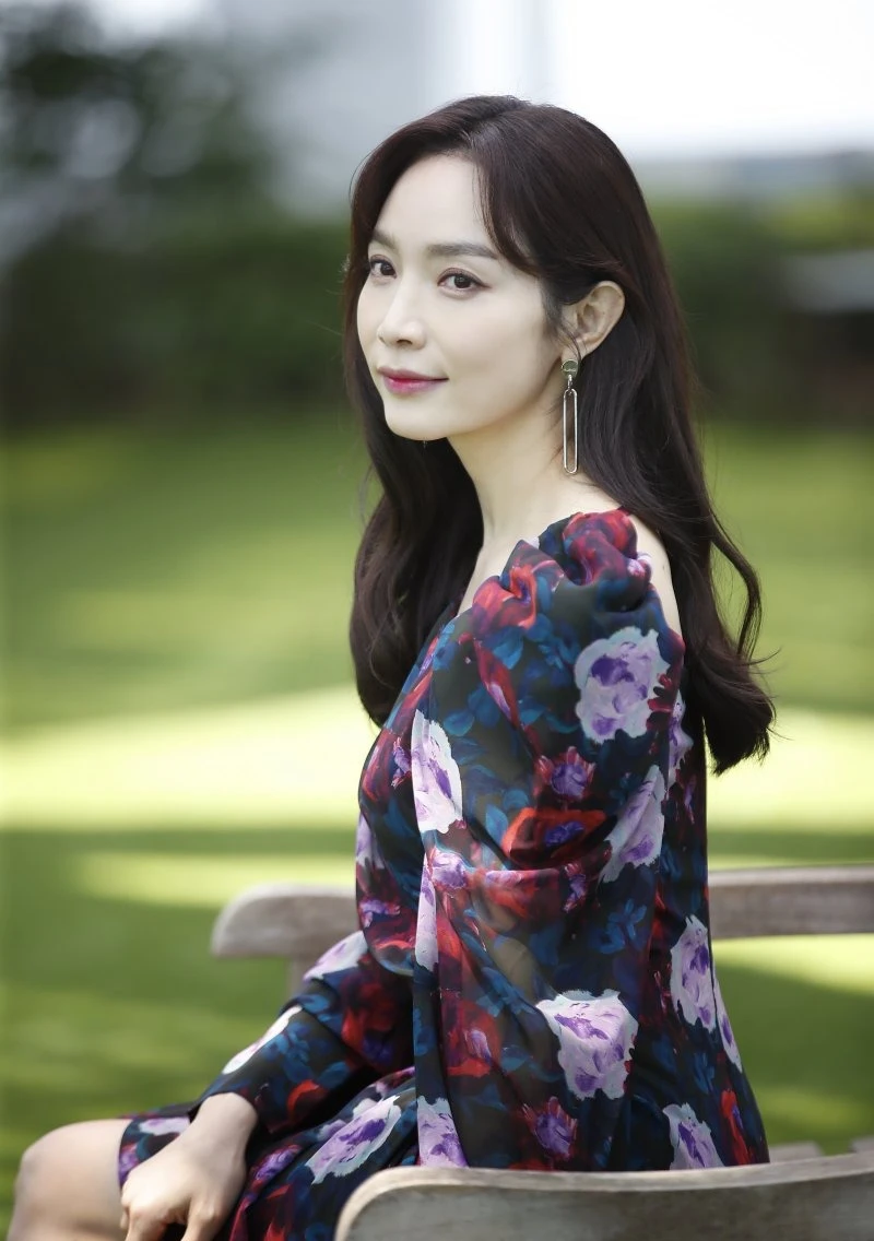 Bi kịch nữ diễn viên ly hôn sau 12 ngày cưới vì bị chồng đánh sảy thai, nhìn thương tích mà nhói lòng Bi kịch nữ diễn viên ly hôn sau 12 ngày cưới vì bị chồng đánh sảy thai, nhìn thương tích mà nhói lòng
