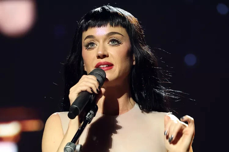 Bị nữ minh tinh tố cáo quấy rối tình dục cách đây 20 năm, Katy Perry chính thức lên tiếng! Bị nữ minh tinh tố cáo quấy rối tình dục cách đây 20 năm, Katy Perry chính thức lên tiếng!
