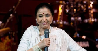 Biểu tượng âm nhạc Bollywood Asha Bhosle qua đời