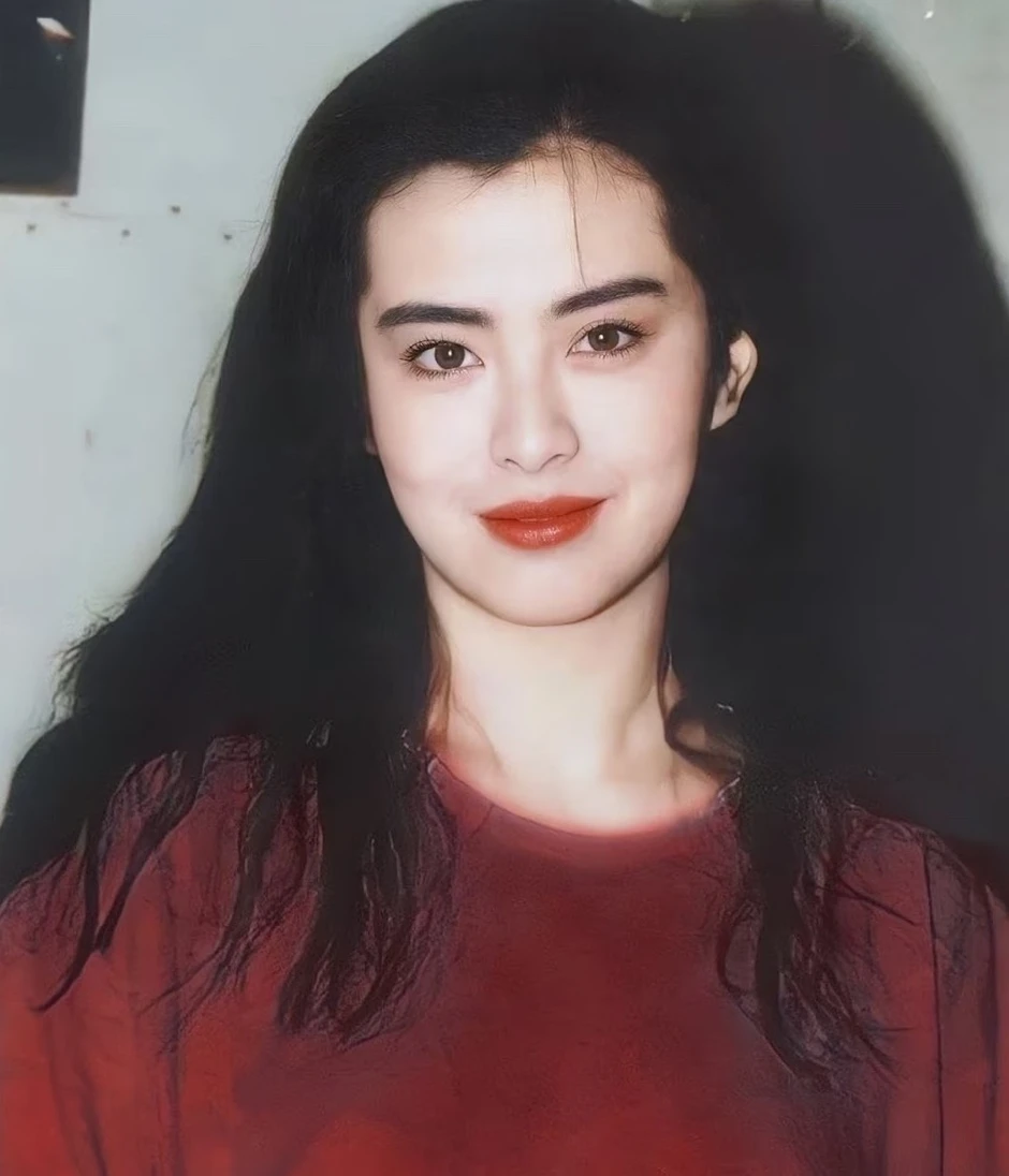 Biểu tượng nhan sắc bất ngờ trả lời phỏng vấn sau 22 năm rời showbiz Biểu tượng nhan sắc bất ngờ trả lời phỏng vấn sau 22 năm rời showbiz