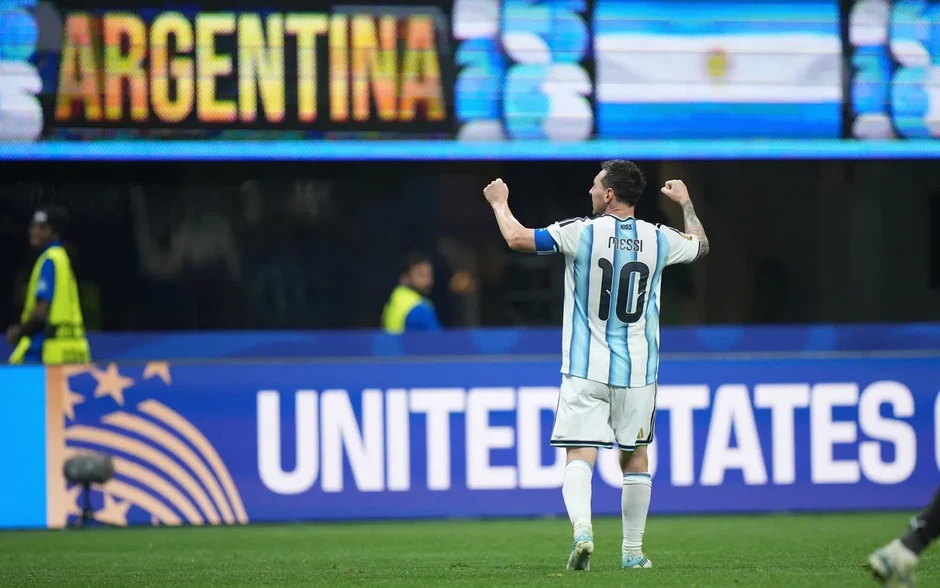 Bình luận FIFA World Cup 2026™: Bản lĩnh của nhà Vua trong trận đấu điên rồ nhất lịch sử World Cup