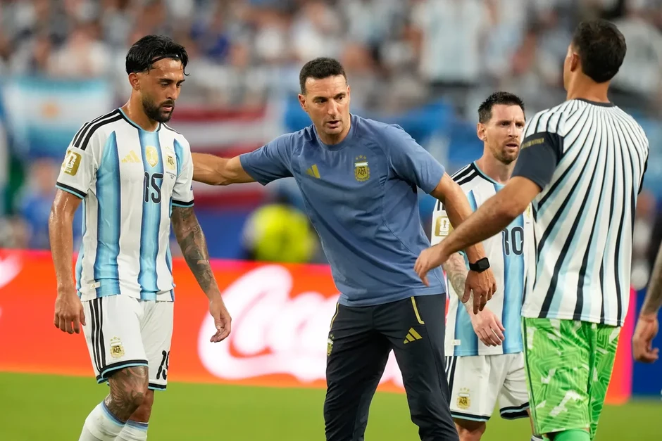 Bình luận FIFA World Cup 2026™: Màn đấu trí của hai bậc thầy chiến thuật trong cuộc đối đầu Anh - Argentina Bình luận FIFA World Cup 2026™: Màn đấu trí của hai bậc thầy chiến thuật trong cuộc đối đầu Anh - Argentina