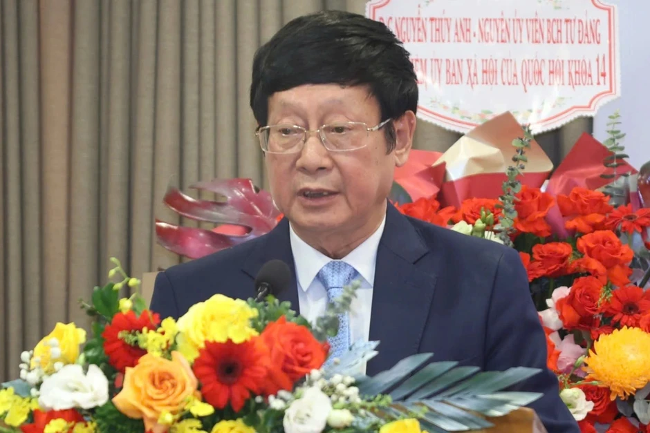 Bổ nhiệm ông Đỗ Mạnh Hùng là Viện trưởng Nghiên cứu Văn hóa và Dân sinh Bổ nhiệm ông Đỗ Mạnh Hùng là Viện trưởng Nghiên cứu Văn hóa và Dân sinh