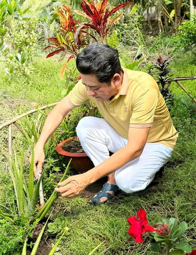 Bỏ phố về vườn mỗi khi rảnh, "vua Bảo Đại đẹp nhất màn ảnh" đầu tư gì cho khu đất 6.000m² ở miền Tây? Bỏ phố về vườn mỗi khi rảnh, "vua Bảo Đại đẹp nhất màn ảnh" đầu tư gì cho khu đất 6.000m² ở miền Tây?
