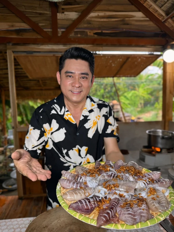 Bỏ phố về vườn mỗi khi rảnh, "vua Bảo Đại đẹp nhất màn ảnh" đầu tư gì cho khu đất 6.000m² ở miền Tây? Bỏ phố về vườn mỗi khi rảnh, "vua Bảo Đại đẹp nhất màn ảnh" đầu tư gì cho khu đất 6.000m² ở miền Tây?