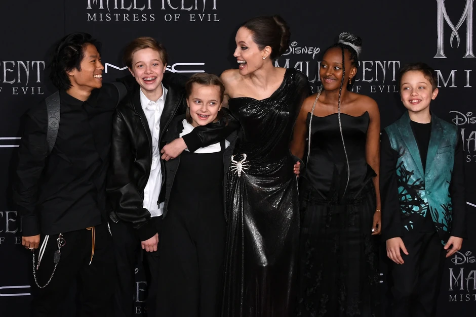 Brad Pitt không muốn cưới bạn gái kém 29 tuổi giữa lúc bị các con 'từ mặt'? Brad Pitt không muốn cưới bạn gái kém 29 tuổi giữa lúc bị các con 'từ mặt'?