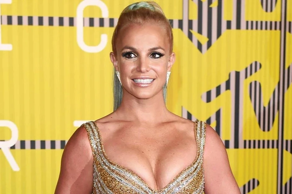 Britney Spears hé lộ sự thật đằng sau 14 năm “đau thương” Britney Spears hé lộ sự thật đằng sau 14 năm “đau thương”