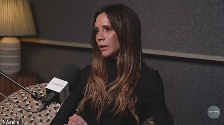Brooklyn xéo xắt sau phát ngôn 'cố làm người mẹ tốt' của Victoria Beckham? Brooklyn xéo xắt sau phát ngôn 'cố làm người mẹ tốt' của Victoria Beckham?