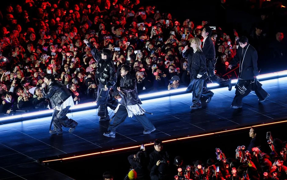 BTS khẳng định vị thế thống trị K-pop với đêm diễn trở lại lịch sử tại Gwanghwamun BTS khẳng định vị thế thống trị K-pop với đêm diễn trở lại lịch sử tại Gwanghwamun