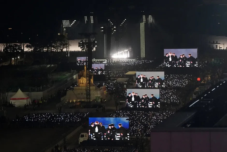 BTS khẳng định vị thế thống trị K-pop với đêm diễn trở lại lịch sử tại Gwanghwamun BTS khẳng định vị thế thống trị K-pop với đêm diễn trở lại lịch sử tại Gwanghwamun