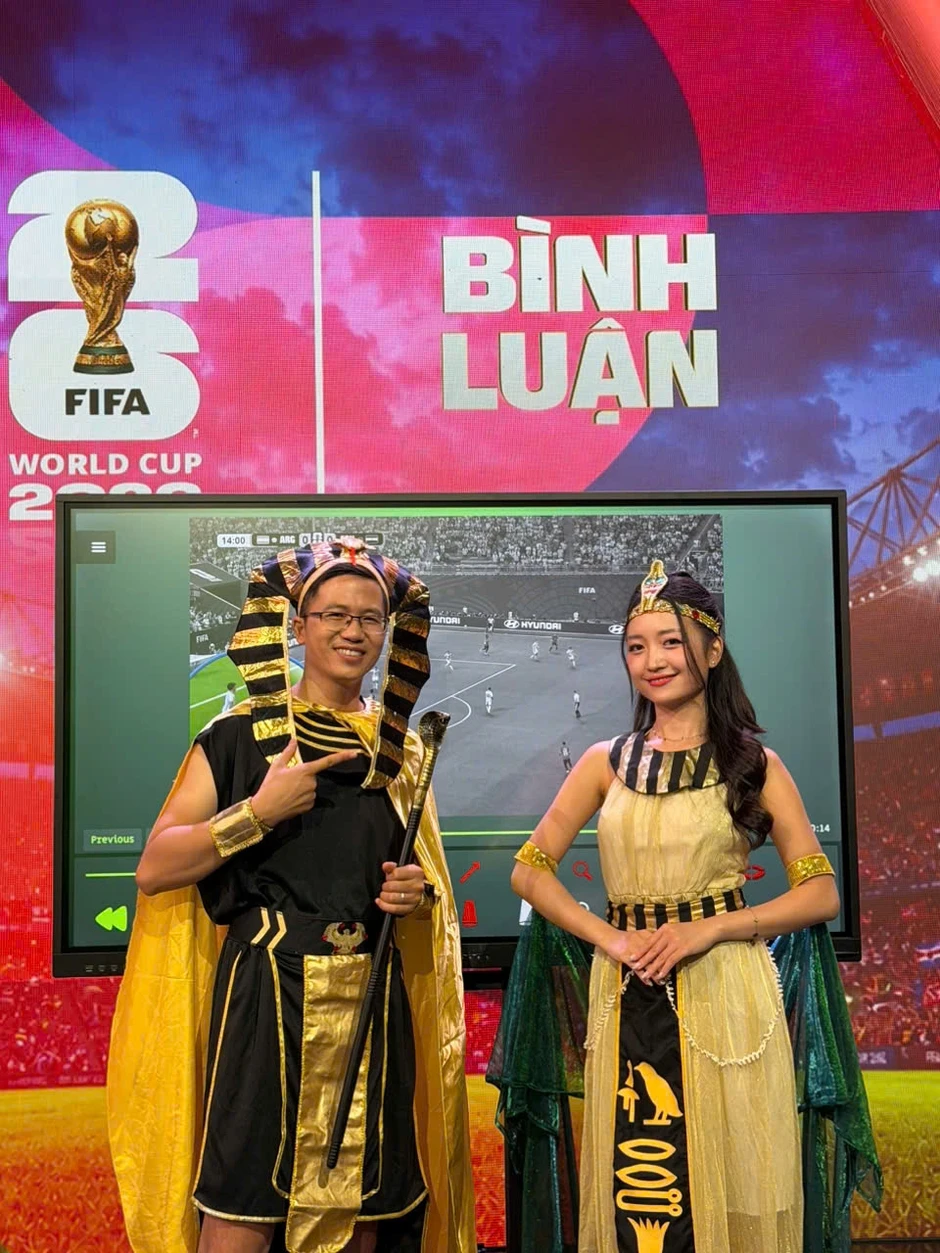 BTV Hoàng Cường gây sốt với màn hóa thân Messi, Pharaoh trên sóng World Cup BTV Hoàng Cường gây sốt với màn hóa thân Messi, Pharaoh trên sóng World Cup