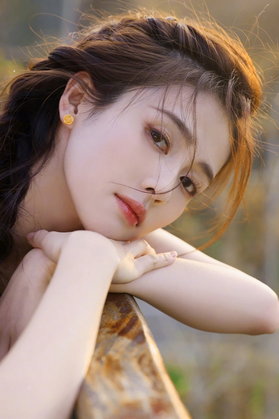 Bức ảnh vạch trần sự giả dối của Triệu Lộ Tư và Bạch Lộc Bức ảnh vạch trần sự giả dối của Triệu Lộ Tư và Bạch Lộc