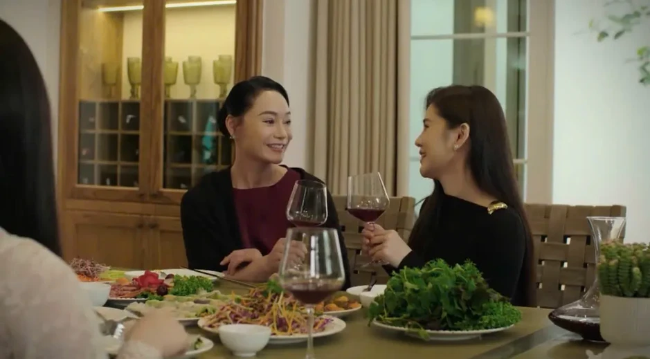 Bước chân vào đời - Tập 10: Mẹ Quân cố tình cạnh khóe Thương trong tiệc sinh nhật Bước chân vào đời - Tập 10: Mẹ Quân cố tình cạnh khóe Thương trong tiệc sinh nhật
