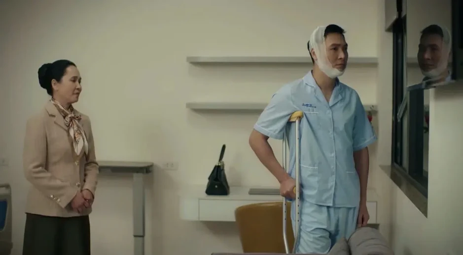 Bước chân vào đời - Tập 10: Mẹ Quân cố tình cạnh khóe Thương trong tiệc sinh nhật Bước chân vào đời - Tập 10: Mẹ Quân cố tình cạnh khóe Thương trong tiệc sinh nhật