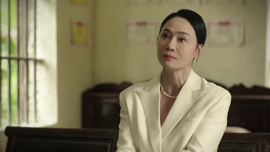 Bước chân vào đời - Tập 13: Bị mẹ Quân xúc phạm nặng nề, bà Thương đi cấp cứu Bước chân vào đời - Tập 13: Bị mẹ Quân xúc phạm nặng nề, bà Thương đi cấp cứu