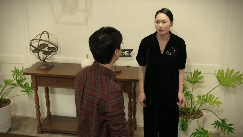 Bước chân vào đời - Tập 14: Quân ngã cầu thang, bà Dung sẽ chấp nhận Thương? Bước chân vào đời - Tập 14: Quân ngã cầu thang, bà Dung sẽ chấp nhận Thương?