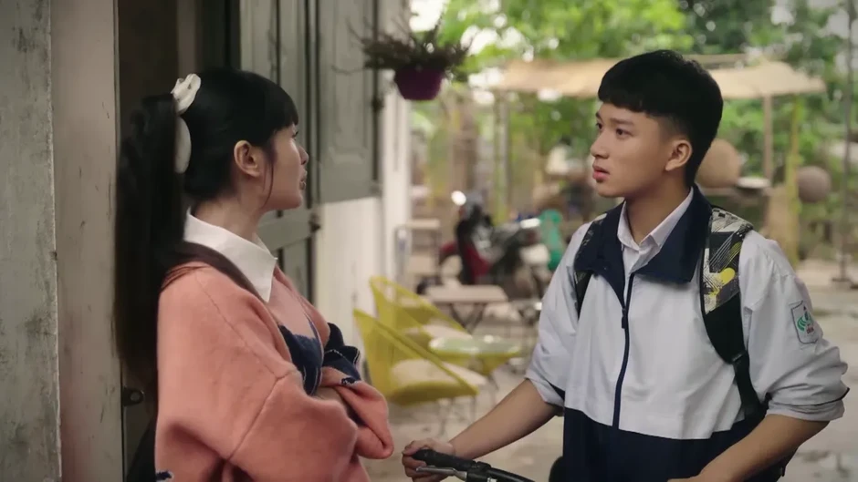 Bước chân vào đời - Tập 20: Trang cố tình 'đẩy thuyền' Lâm với chị Thương Bước chân vào đời - Tập 20: Trang cố tình 'đẩy thuyền' Lâm với chị Thương